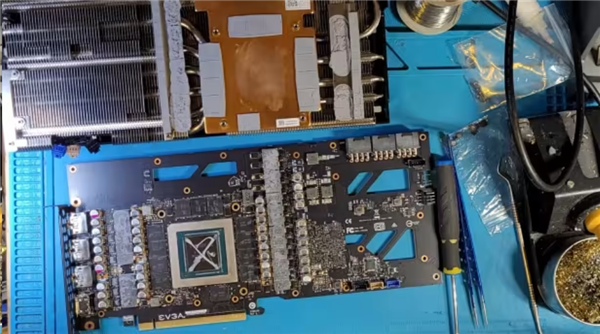 RTX 3080显存散热优化：硅脂+导热垫协同降温达15℃