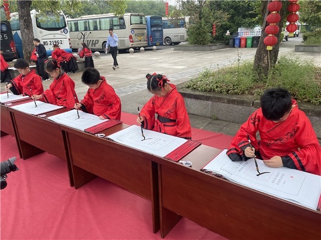 带孩子做一次有文化含量的旅行，江浙沪哪里合适？