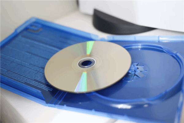 PS6与Xbox新主机或将取消光驱，实体光盘时代加速终结