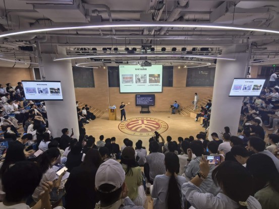 协和医学生慌了：我们会被AI取代吗？刘庆峰一句话，全场安心了