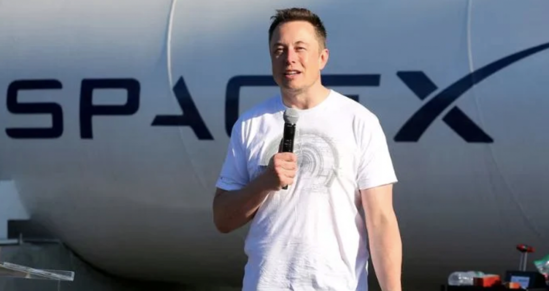 SpaceX星舰首次成功入轨并部署26颗星链V3卫星，实现历史性突破