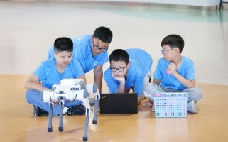 小码王正式发布AI化课程新体系:三条成长路径,面向每一个孩子的未来