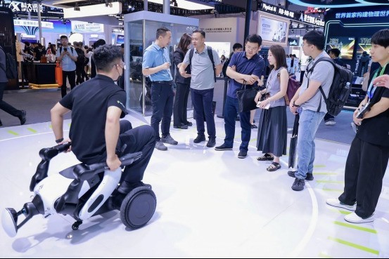 慧仑科技GoMate Mini亮相2026世界机器人大会
