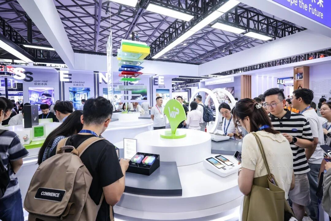 从技术到平台：ViP+为何能定义下一代AMOLED？