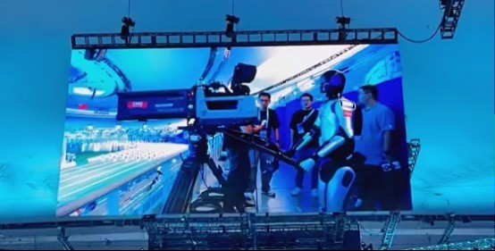 “你当运动员，我当摄像师！”2026世界人形机器人运动会，机器人摄像师揭秘
