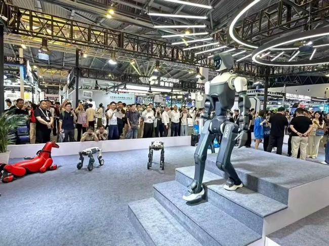 2026年人形机器人怎么选？行业级全天候才是工业场景最优解