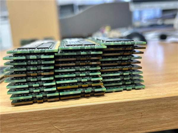 用户车库惊现30条三星DDR4服务器内存，估值7.1万元引热议
