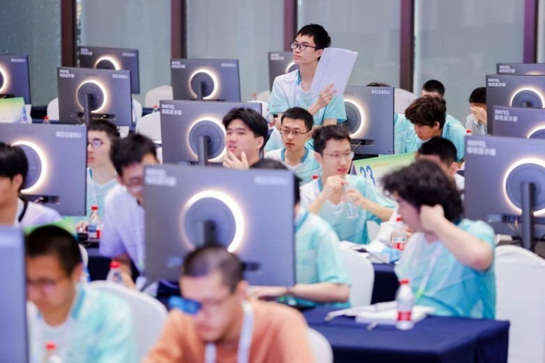 明基RD系列获选第四届清华大学程序设计竞赛训练营指定用机