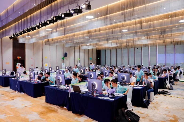 明基RD系列获选第四届清华大学程序设计竞赛训练营指定用机