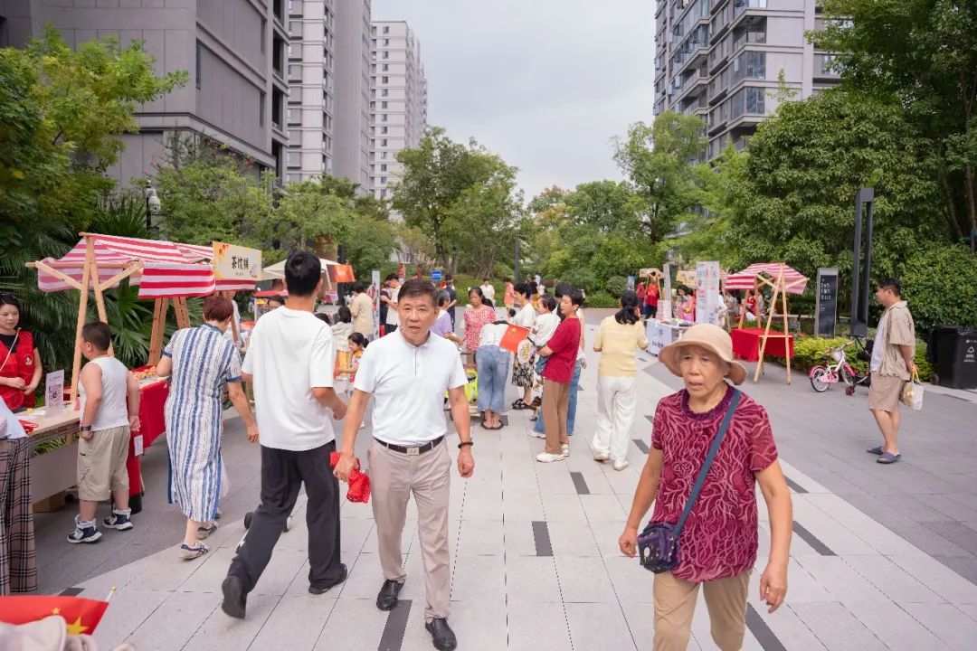 科技有温度,宠拍档公益进社区