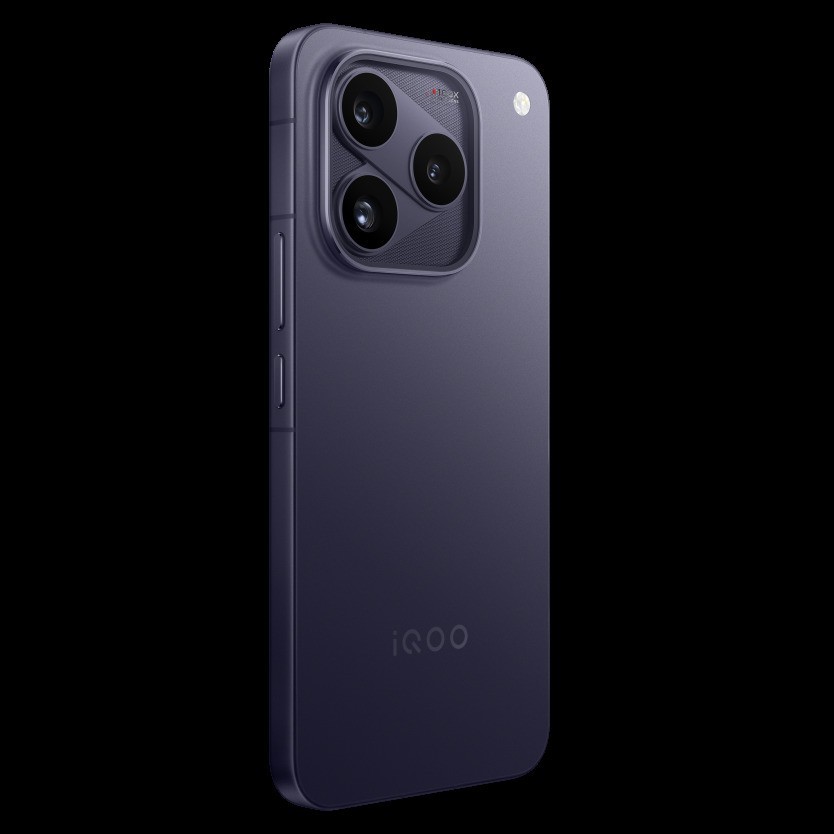 2026年6000元游戏手机，iQOO 16值得入手吗
