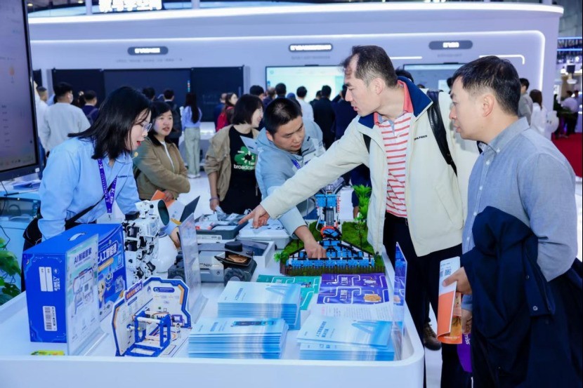 深耕教育真实场景,科大讯飞携AI+教育创新成果亮相长沙