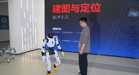 巨身智能经纬系统重磅发布：为机器人构建时空坐标与交互大脑